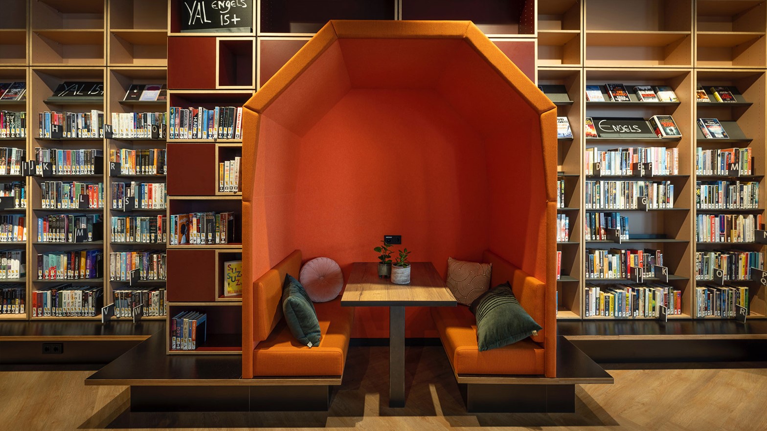 A seating booth inside of Uithoorn Library